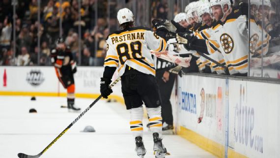 Bruins' David Krejci skates softly, carries big stick