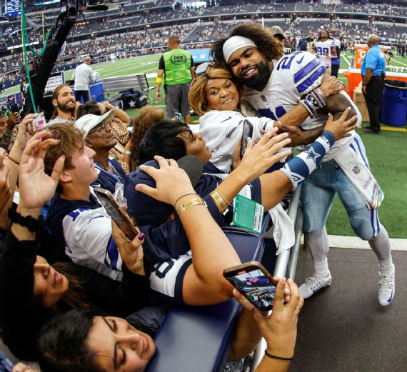 Cowboys Bringing Back Throwback Helmet for Thanksgiving Game (Video) -  Sports Illustrated