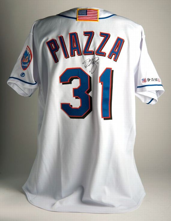 Mets admit mistake in selling 9/11 jersey worn by Mike Piazza - ABC7 New  York