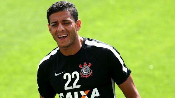 Campeão brasileiro pelo Corinthians recomeça com papelaria e trabalhando em rádio após doping