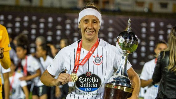 FEMININO: Pardal comenta sobre expectativa para convocação, mas reitera foco no Corinthians
