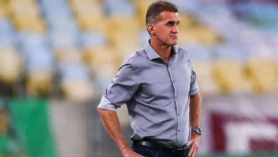 Corinthians encaminha contratação de novo técnico, veja
