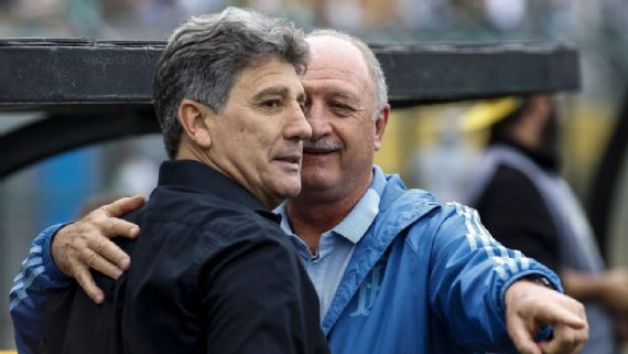 Renato ganhou cachê de 15 mil dólares, chegou atrasado e deu show em jogo sob comando de Felipão