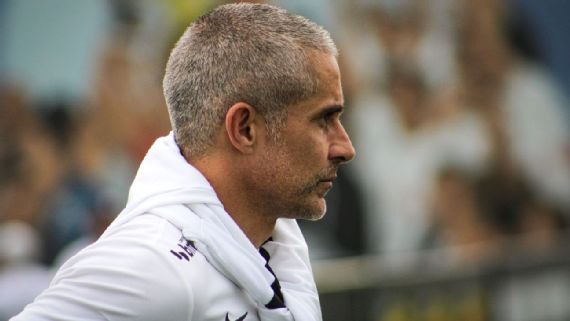 Corinthians segue 'limpeza' no elenco e encaminha ida de dois jogadores ao Cuiabá