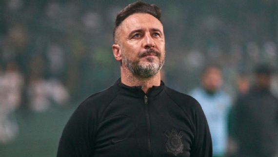 Campeão mundial minimiza impacto de Vítor Pereira no Corinthians após acerto polêmico no Flamengo: 'Não ganhou nada'