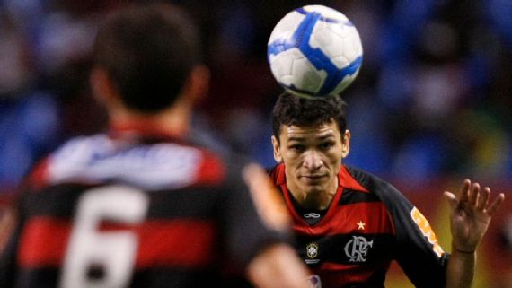 Time do cheirinho? Ex-Flamengo responde, e cita Palmeiras como o único que 'briga' com o Rubro-Negro