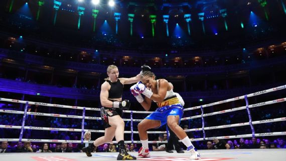 Lauren Price and Natasha Jonas boxing