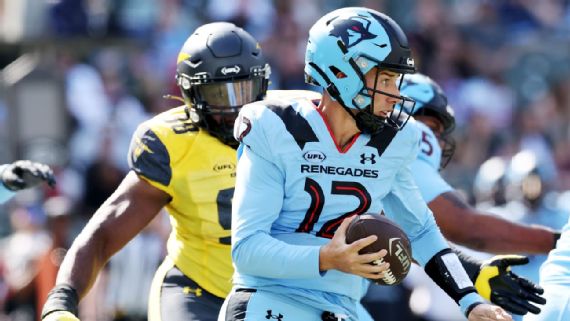 Luis Pérez, Arlington Renegades quarterback