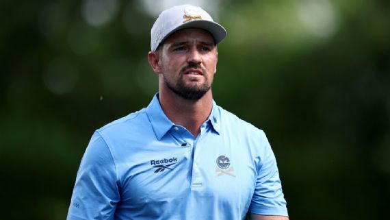 Bryson DeChambeau en el campo de golf