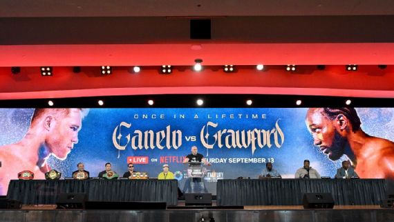 Canelo Alvarez and Terence Crawford face off