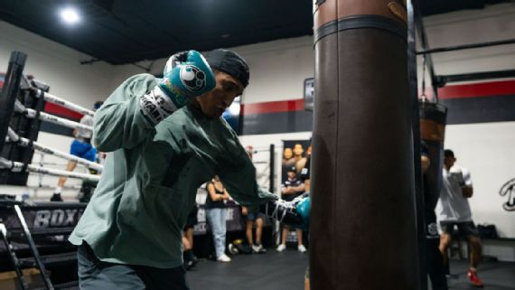 Mario Barrios in action