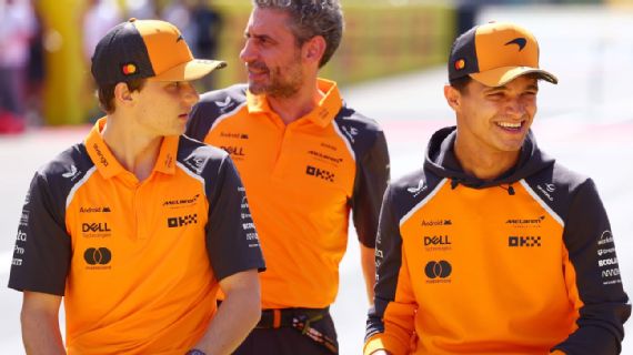 Oscar Piastri, Andrea Stella y Lando Norris