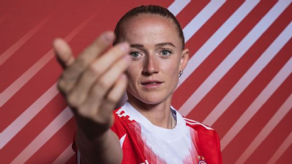 Lea Schüller is one of the best forward players in Europe already.