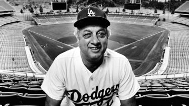 Cubs & White Sox react to the death of Tommy Lasorda on Friday