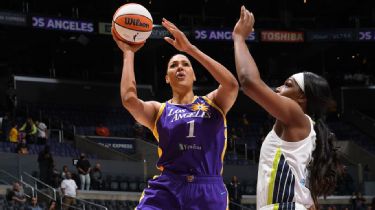 WNBA free agency 2022 - Can Liz Cambage, Chennedy Carter help turn around  the Los Angeles Sparks? - ESPN