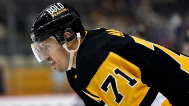 Penguins' Sydney Crosby vows to play 3 more years in Pittsburgh, hopes  Malkin, Letang stay too