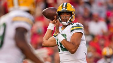 Green Bay Packers vs. Tennessee Titans Prediction, Player Prop Pick: Can We  Trust Robert Tonyan on TNF?