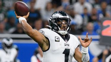 Eagles QB Jalen Hurts 'in complete control' in win against Atlanta