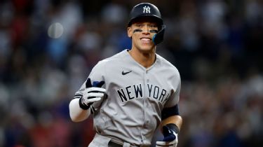 New York Yankees' Aaron Judge crushes 60th home run - ESPN