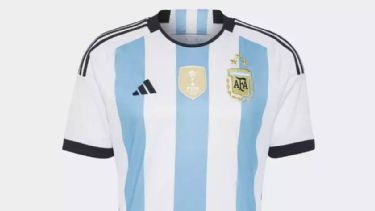 Comenzó la venta de la nueva camiseta de la Selección Argentina con tres estrellas - ESPN