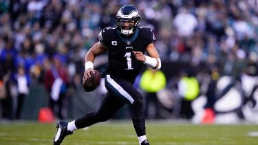 AP source: Eagles QB Hurts suffers sprained right shoulder - WHYY