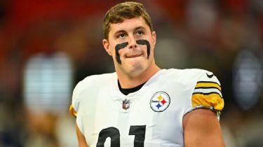 3 Players That The Steelers Absolutely Should And Shouldn't Re-Sign in 2023