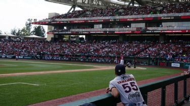 How to Go to a Diablos Rojos Baseball Game in Mexico City - Slight