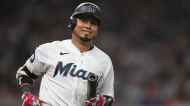 MLB Trade Reaction: The Marlins overpaid for Luis Arraez - Fish