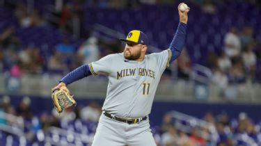 Rowdy Tellez pitches in ninth, clinches Brewers' postseason berth