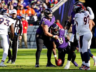 Ravens' John Harbaugh has cringey sideline interview after first