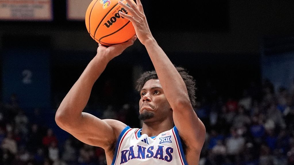 Calderon back with Kansas after father’s death