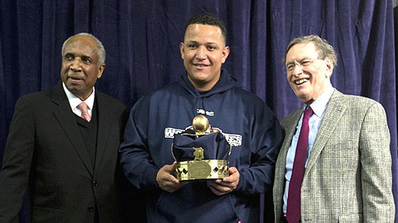 Miguel Cabrera recibe el trofeo de Triple Corona y Premio Hank Aaron - ESPN