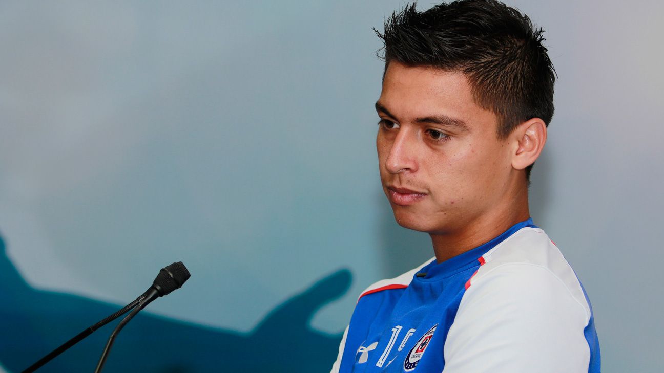 Rosario Cota hace 'el feo' a fan de Cruz Azul ESPN