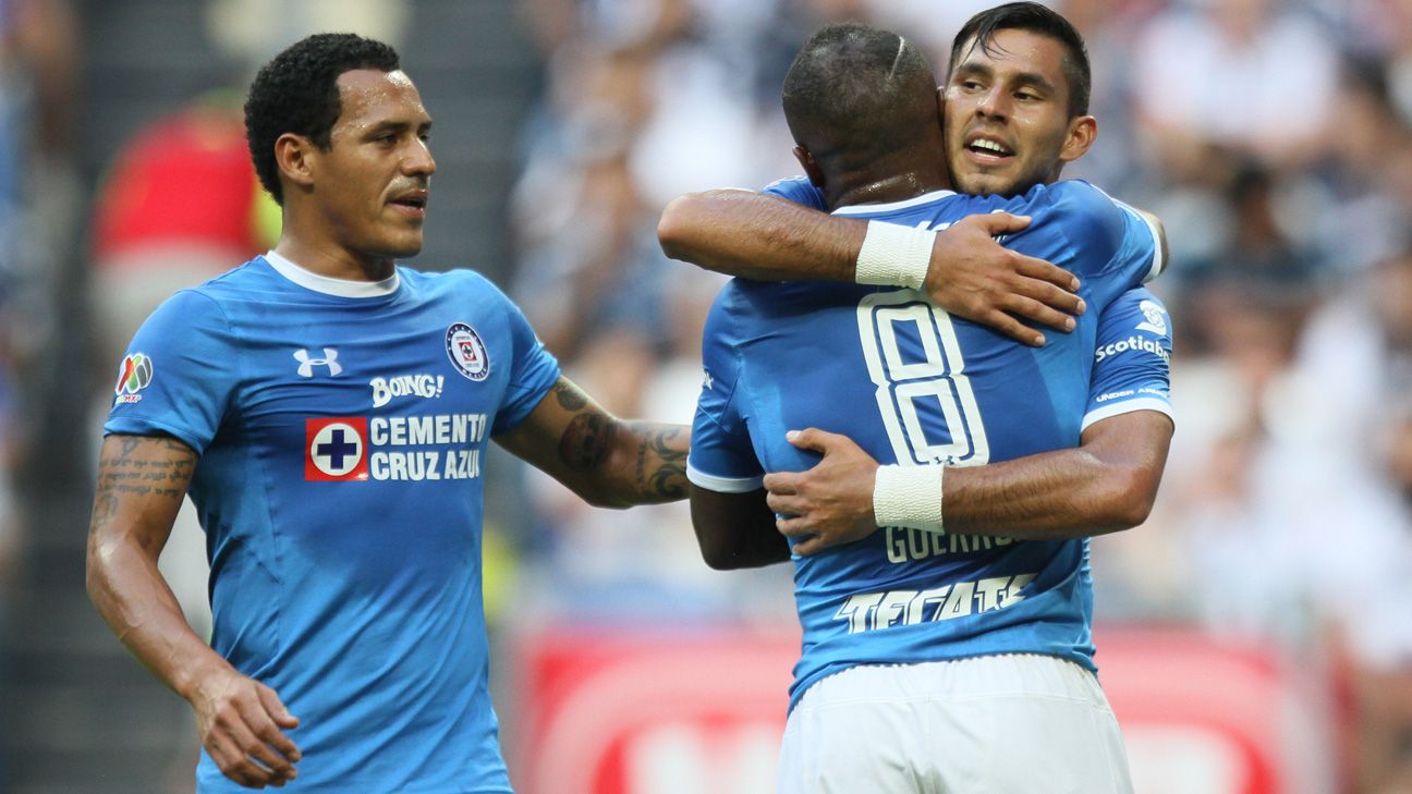 Benítez acaba con la sequía goleadora de Cruz Azul