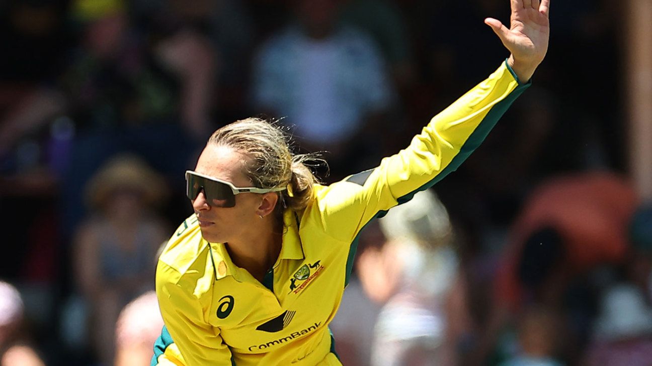 Gardner Stars as Australia Take Early Lead in Women's Ashes, but England Fightback Looms