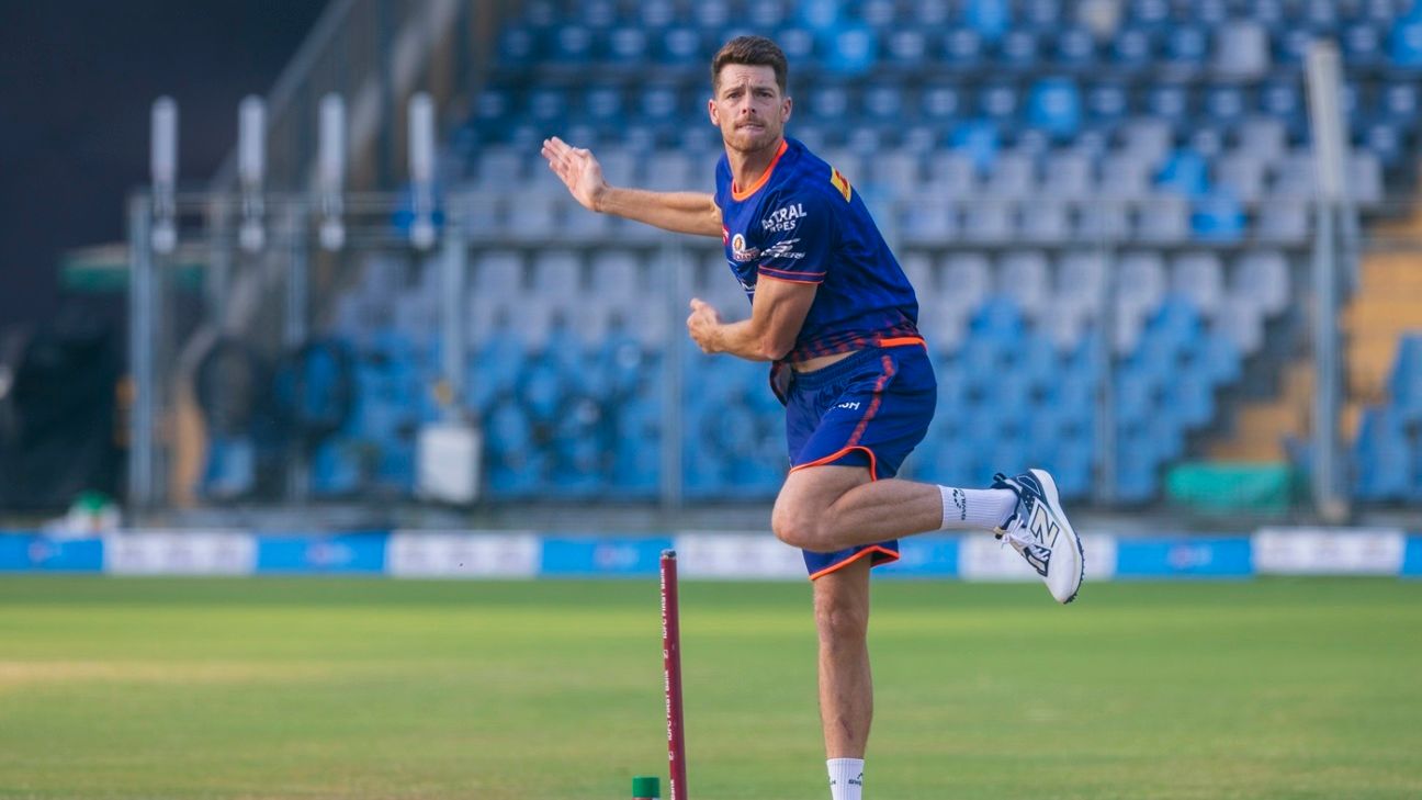 Santner joins Mumbai Indians squad, in line to play against DC