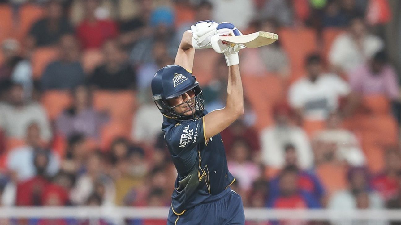 Unchanged DC opt to bowl, Gill in for Kushagra for GT