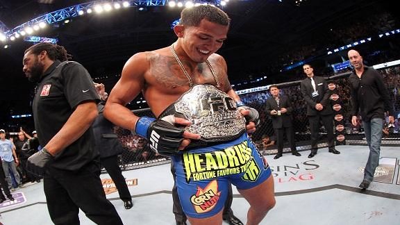 UFC 164/Fight Night 27 Report Card: Anthony Pettis proves no champ is ...