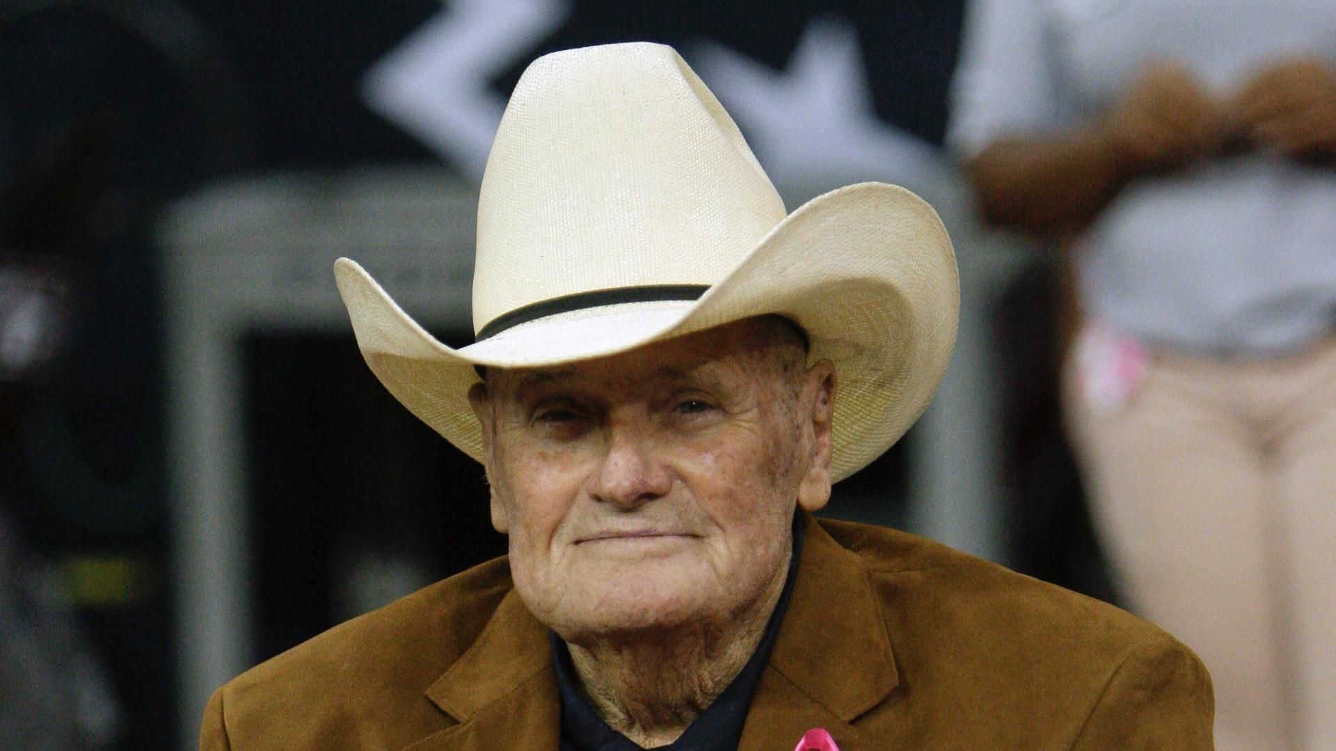 Bum Phillips gave the NFL charm and charisma topped by a Stetson