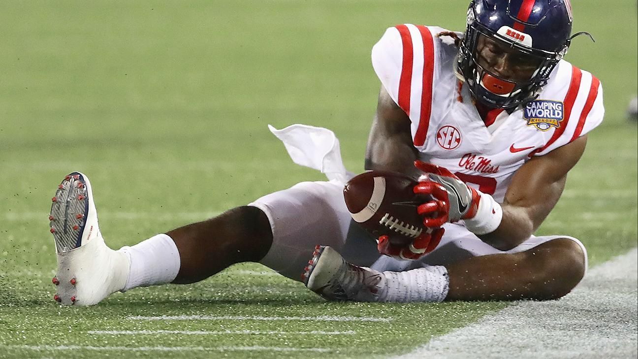 Stringfellow makes remarkable catch to keep Ole Miss alive - ESPN Video