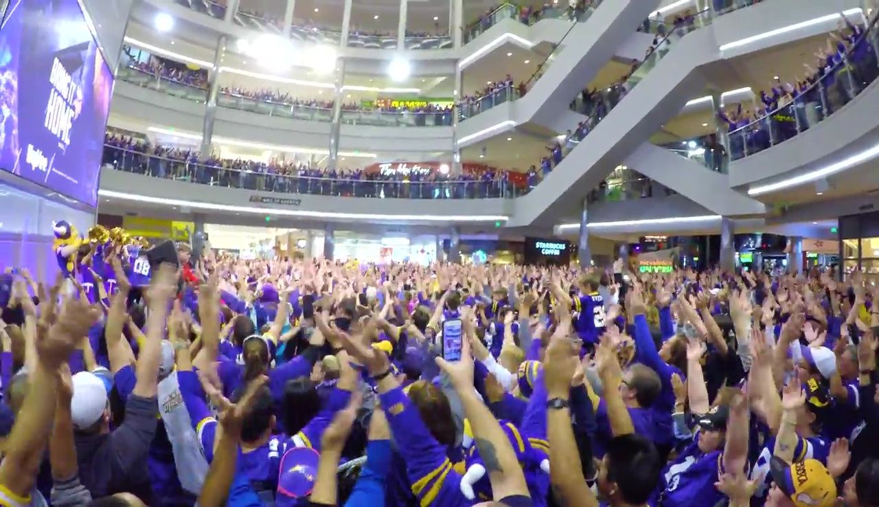 Mall of America Vikings Skol Chant 