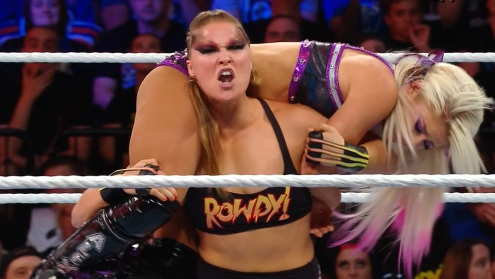 Rousey Dominates Bliss To Win Wwe Raw Women S Championship