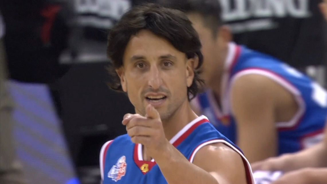 Ginobili Channels Vintage Manu With Fake Hair At Celebrity Game