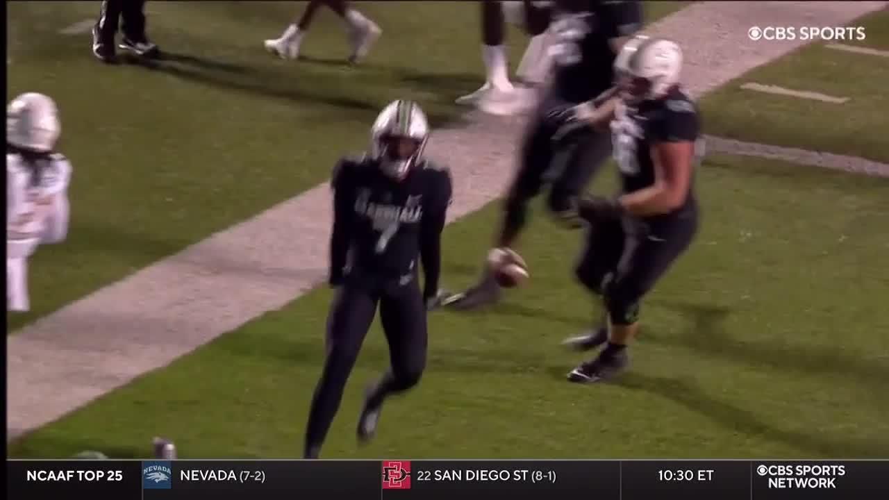 grant-wells-connects-with-corey-gammage-for-a-17-yard-marshall-td