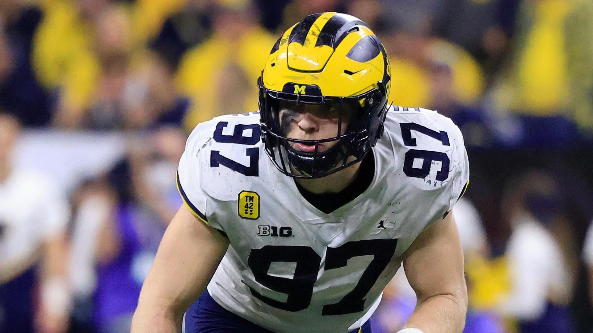 Michigan Wolverines' Aidan Hutchinson to enter 2022 NFL draft