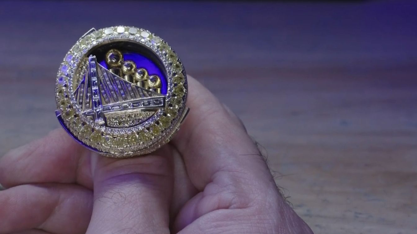 The detail in the Warriors' championship rings ESPN Video