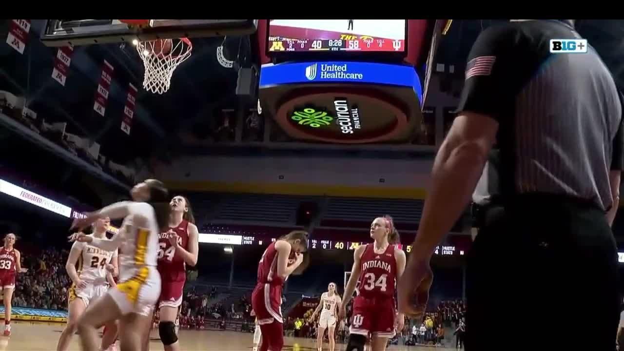 Amaya Battle makes beautiful pass for a basket ESPN Video