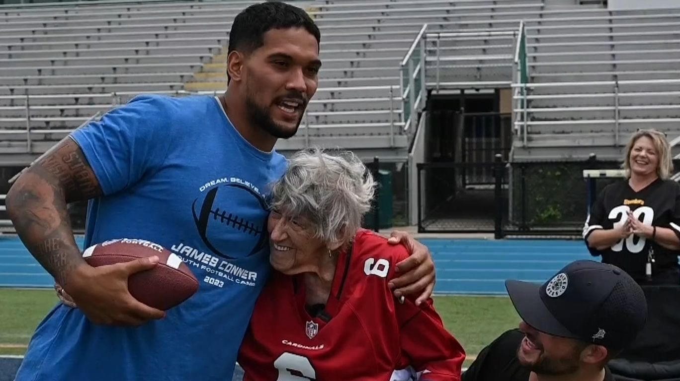 James Conner's new QB is 91-year-old Flo Stachera - ESPN Video