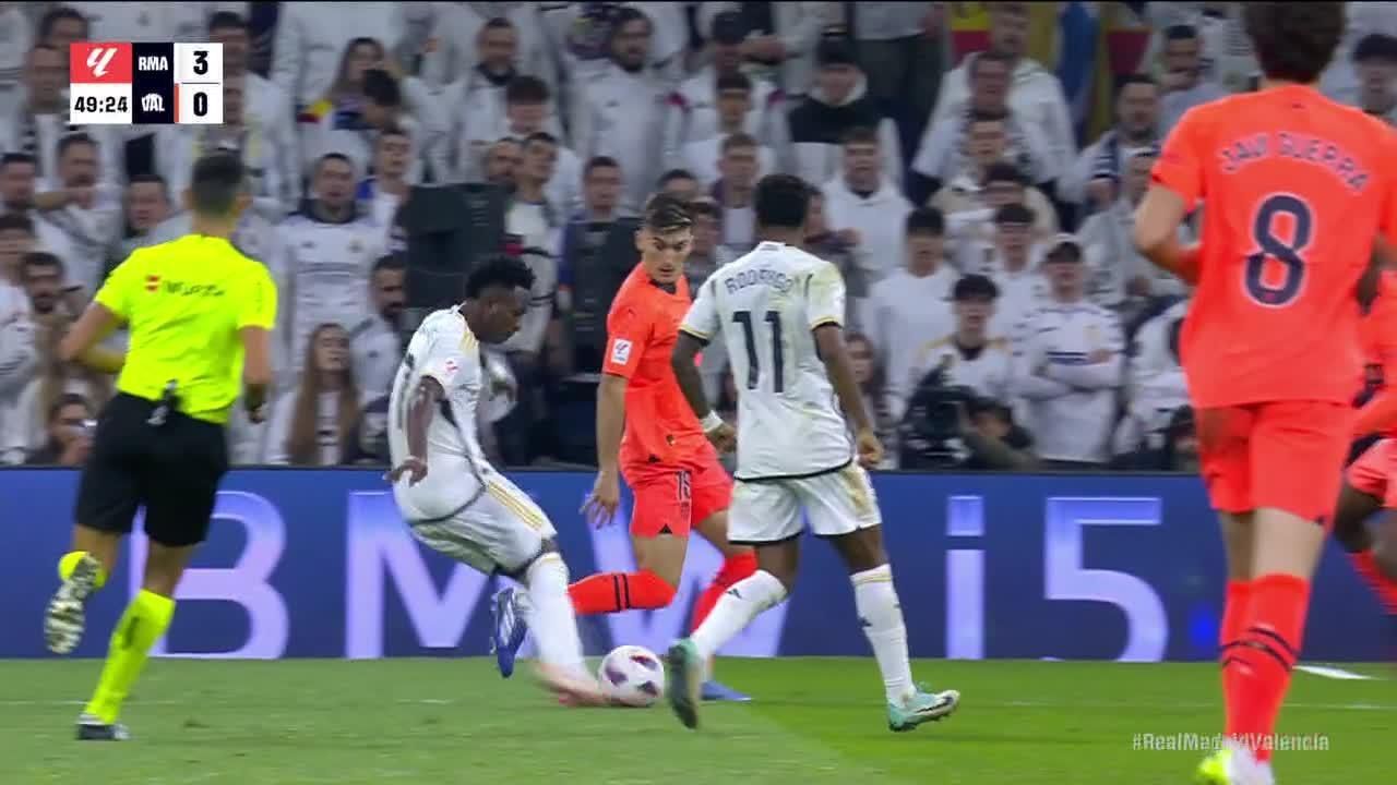 Vinicius Junior grabs his brace on nice finish - ESPN Video