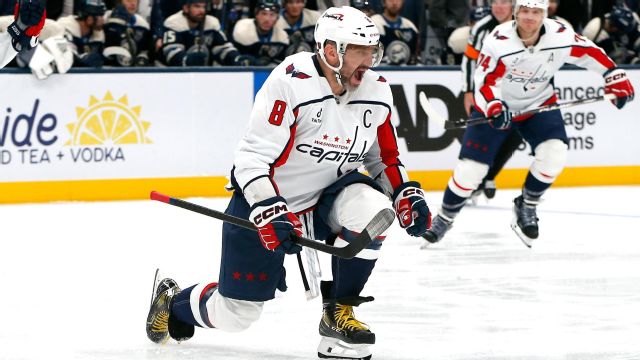 Alex Ovechkin extends record goal tally with No. 899